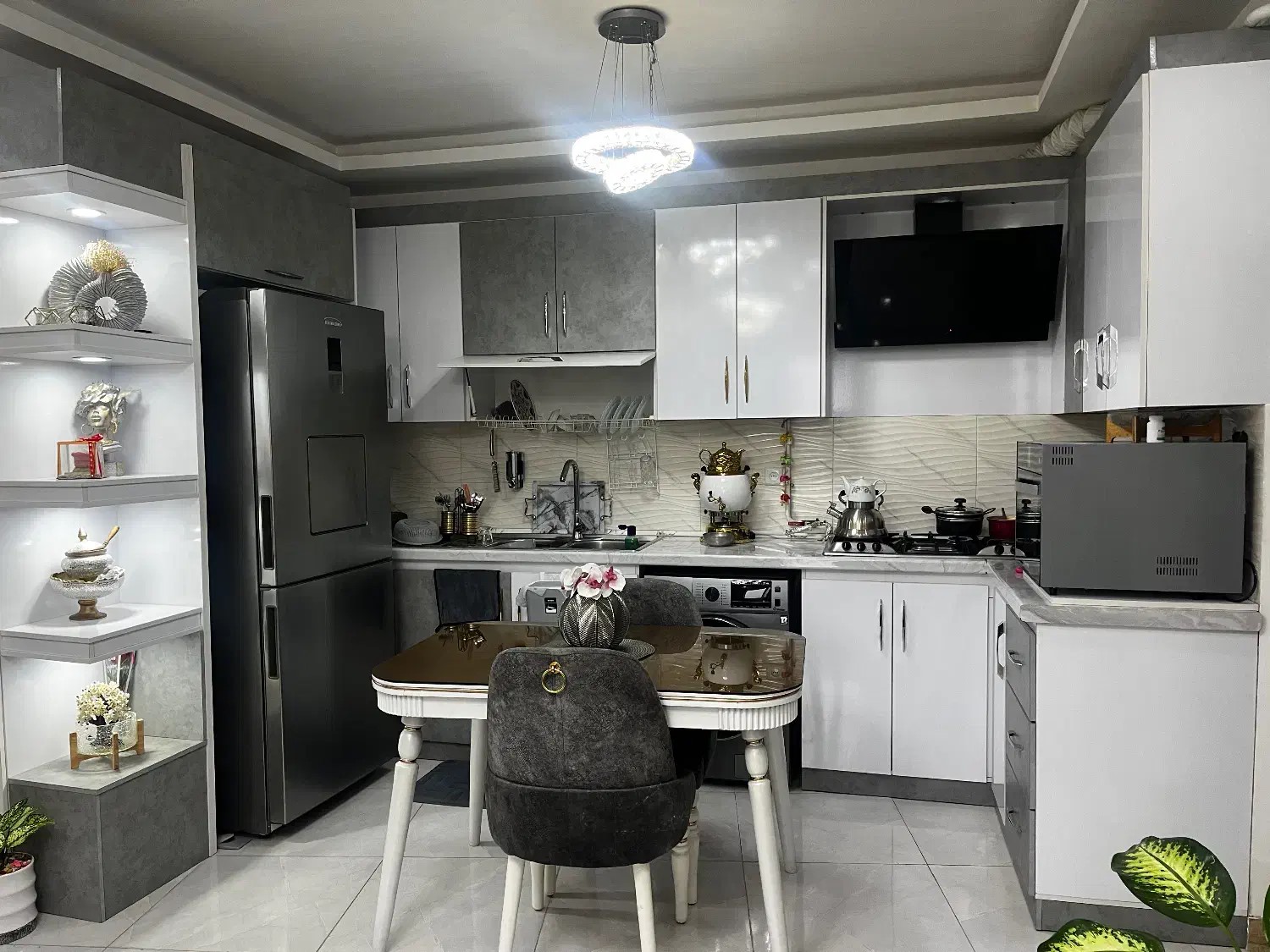 فروش آپارتمان یخسازی – کد -<span class='melk_id '>کد 4111</span>
